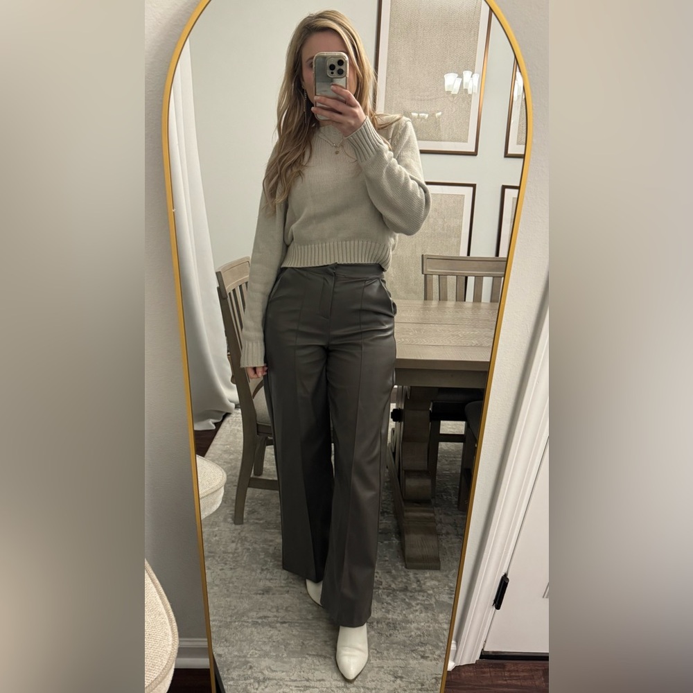 Women's Light Grey Crop Sweater - Picture 10 of 16